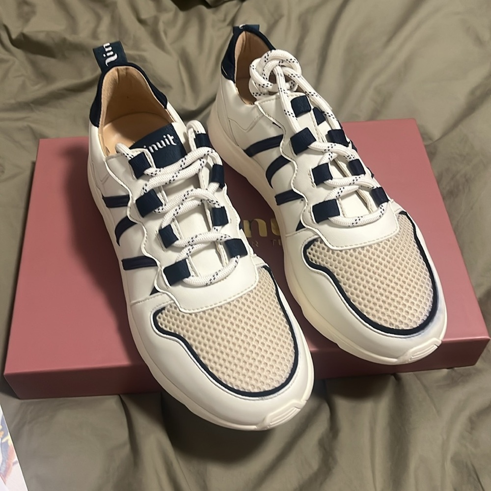 Minuit Sur Terre BRAND NEW Vegan sneakers